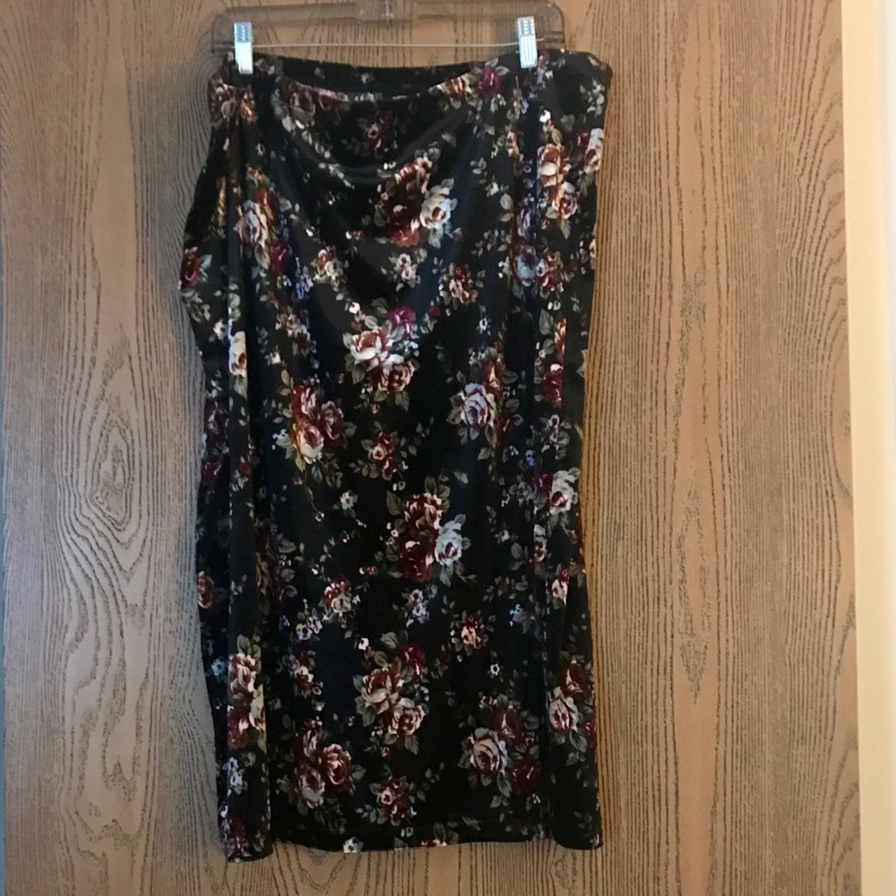 ❤️ Pretty velvet skirt 3X